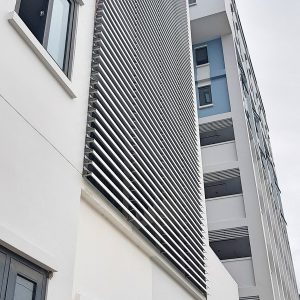 Lam nhôm chắn nắng 132Z chữ Z cho mặt tiền