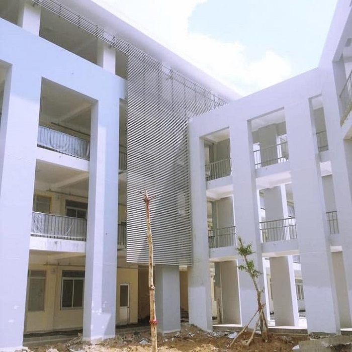 Lam nhôm chắn nắng 85C cho mặt tiền