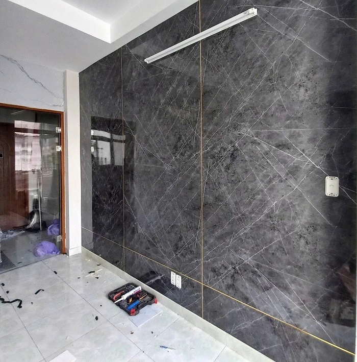 Dễ dàng vệ sinh bằng nước, ít bị bám bụi bẩn 