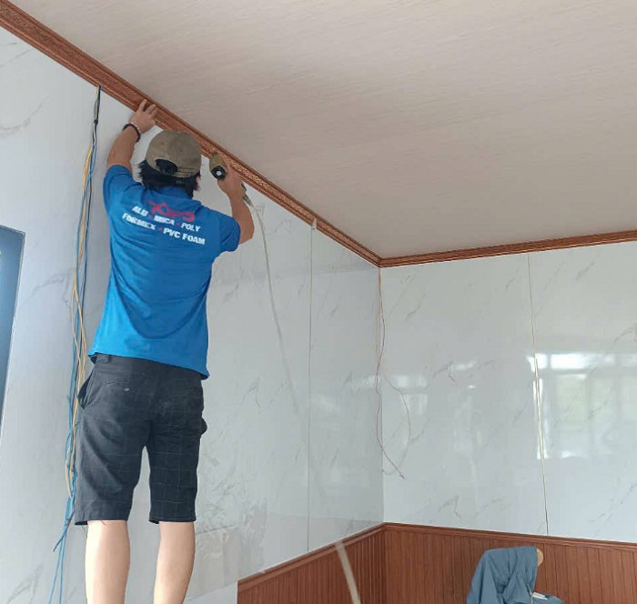 Có thể lắp đặt tại các vị trí như phòng vệ sinh tấm pvc vân đá chống thấm nước tuyệt đối